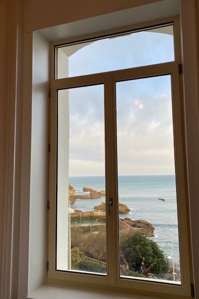 Fenêtres bois sur mesure Adour PVC Biarritz