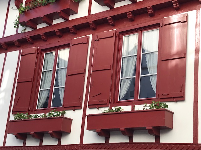 Fenêtre bois sur mesure Adour PVC Saint Jean de Luz