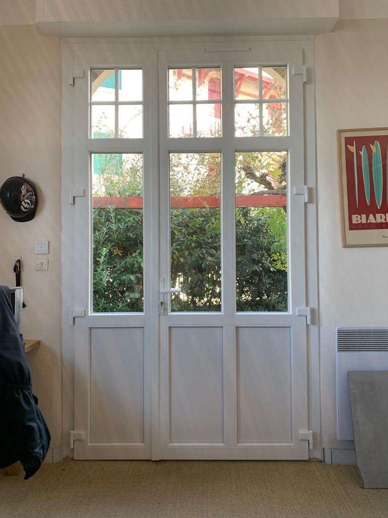 Pose porte fenêtre sur mesure à Biarritz